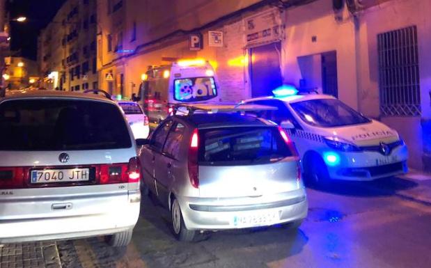 Hombres de trono de la Virgen del Prendimiento salvan la vida a un hombre con una parada cardiaca