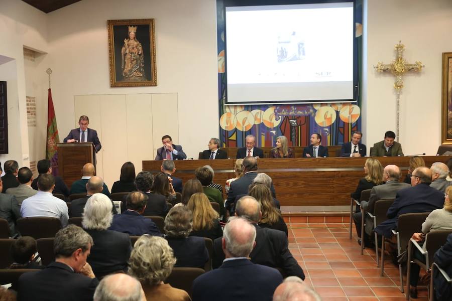 El libro es un gran homenaje a Garrido y a Gonzàlez, pero también un homenaje a la Semana Santa y a las cofradías de Málaga que se entregará con SUR.