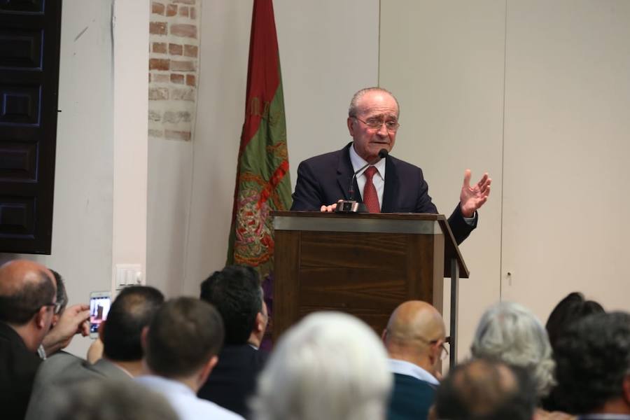 El libro es un gran homenaje a Garrido y a Gonzàlez, pero también un homenaje a la Semana Santa y a las cofradías de Málaga que se entregará con SUR.