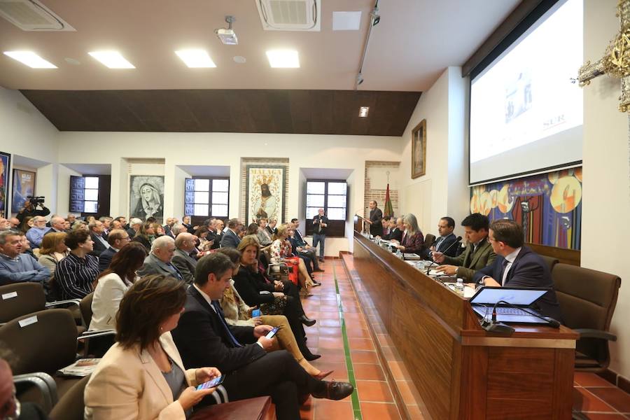 El libro es un gran homenaje a Garrido y a Gonzàlez, pero también un homenaje a la Semana Santa y a las cofradías de Málaga que se entregará con SUR.