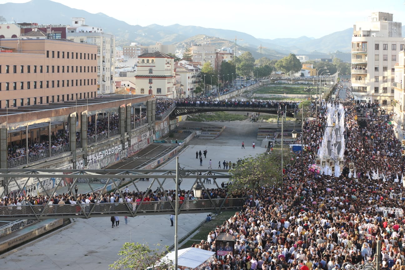 Fotos: Las mejores imágenes del recorrido procesional del Cautivo el Lunes Santo de 2019