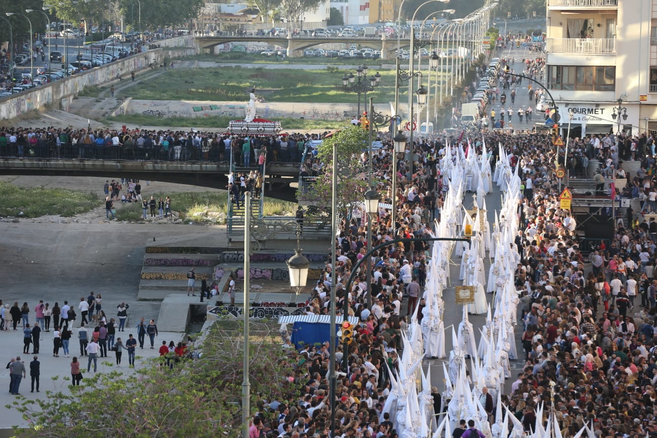 Fotos: Las mejores imágenes del recorrido procesional del Cautivo el Lunes Santo de 2019