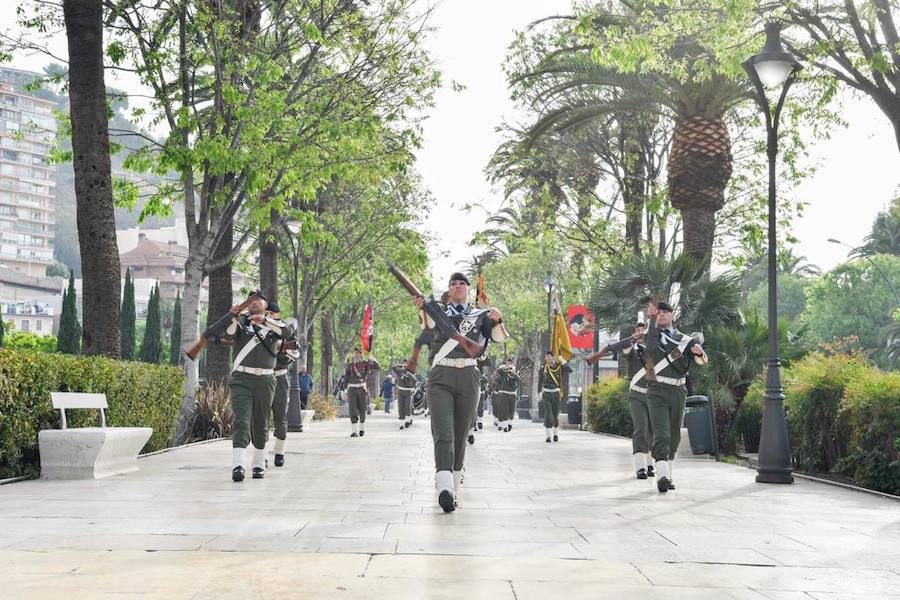 Uno de los momentos más esperados es la exhibición de saltos en la playa de la Caleta