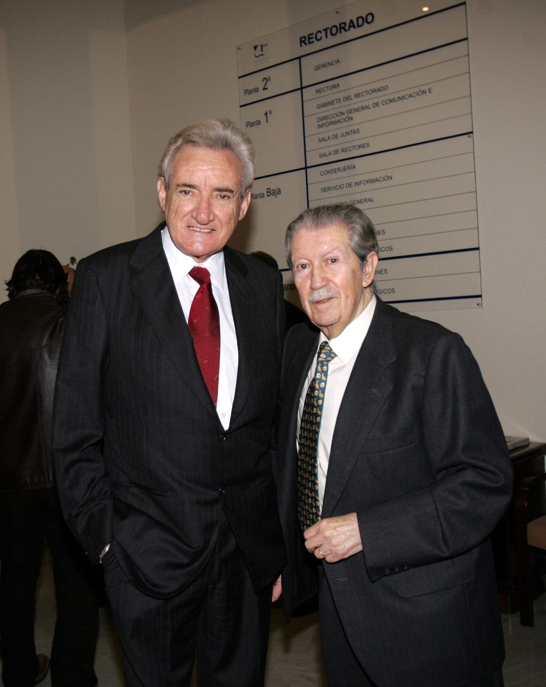 Manuel Alcántara dialogando con Luis del Olmo.