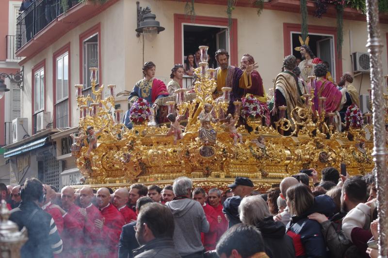 Las fotos de las cofradías del Jueves Santo: Sagrada Cena, Santa Cruz, Viñeros, Vera Cruz, Zamarrilla, Mena, Misericordia, Esperanza.