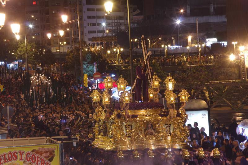 Las fotos de las cofradías del Jueves Santo: Sagrada Cena, Santa Cruz, Viñeros, Vera Cruz, Zamarrilla, Mena, Misericordia, Esperanza.