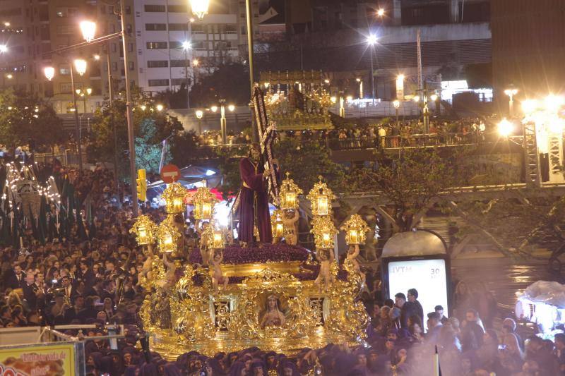 Las fotos de las cofradías del Jueves Santo: Sagrada Cena, Santa Cruz, Viñeros, Vera Cruz, Zamarrilla, Mena, Misericordia, Esperanza.