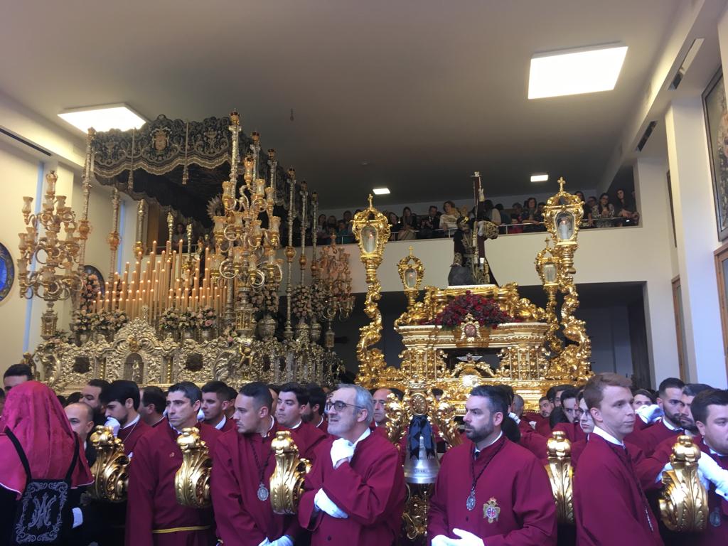 Las fotos de las cofradías del Jueves Santo: Sagrada Cena, Santa Cruz, Viñeros, Vera Cruz, Zamarrilla, Mena, Misericordia, Esperanza.