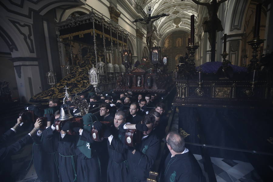 Las fotos de las cofradías del Jueves Santo: Sagrada Cena, Santa Cruz, Viñeros, Vera Cruz, Zamarrilla, Mena, Misericordia, Esperanza.