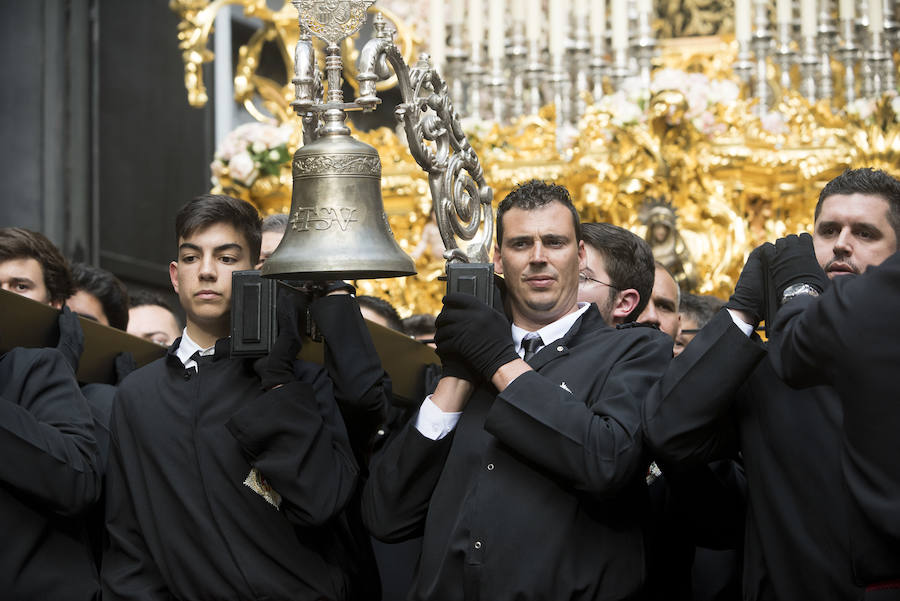 Las fotos de las cofradías del Jueves Santo: Sagrada Cena, Santa Cruz, Viñeros, Vera Cruz, Zamarrilla, Mena, Misericordia, Esperanza.