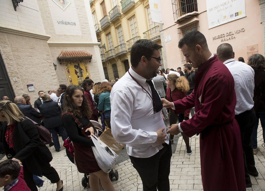 Las fotos de las cofradías del Jueves Santo: Sagrada Cena, Santa Cruz, Viñeros, Vera Cruz, Zamarrilla, Mena, Misericordia, Esperanza.