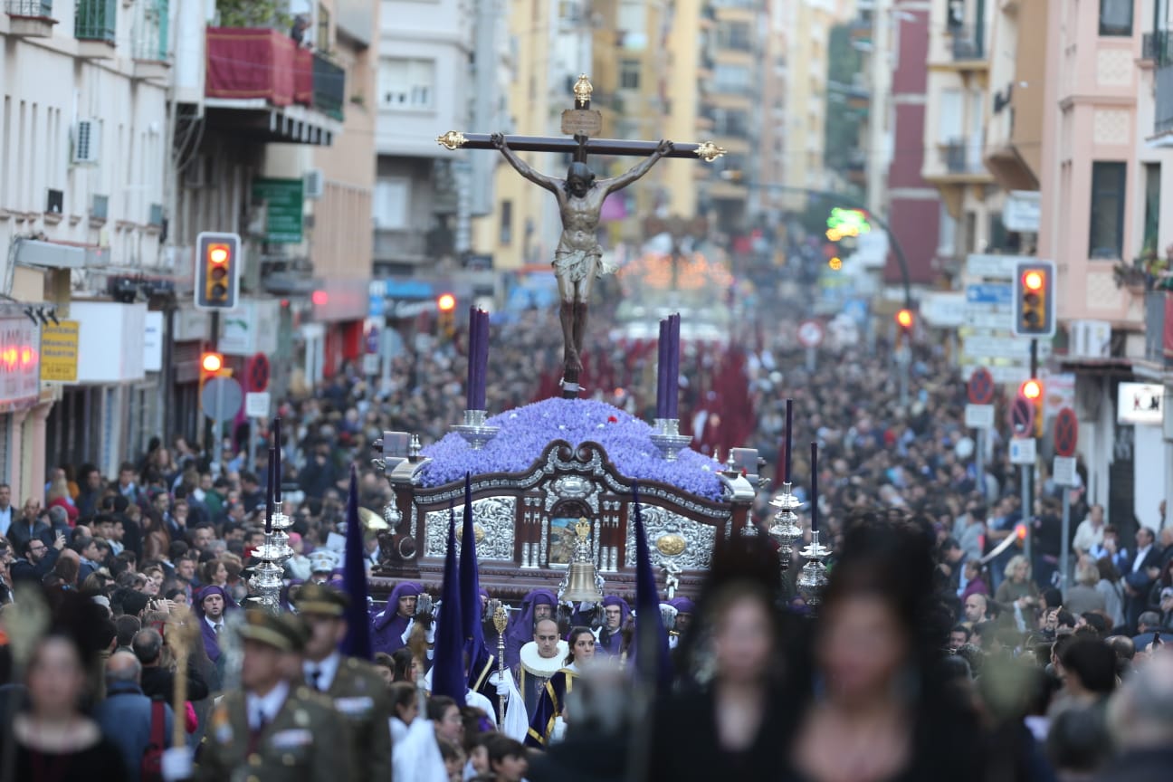 Las fotos de las cofradías del Jueves Santo: Sagrada Cena, Santa Cruz, Viñeros, Vera Cruz, Zamarrilla, Mena, Misericordia, Esperanza.