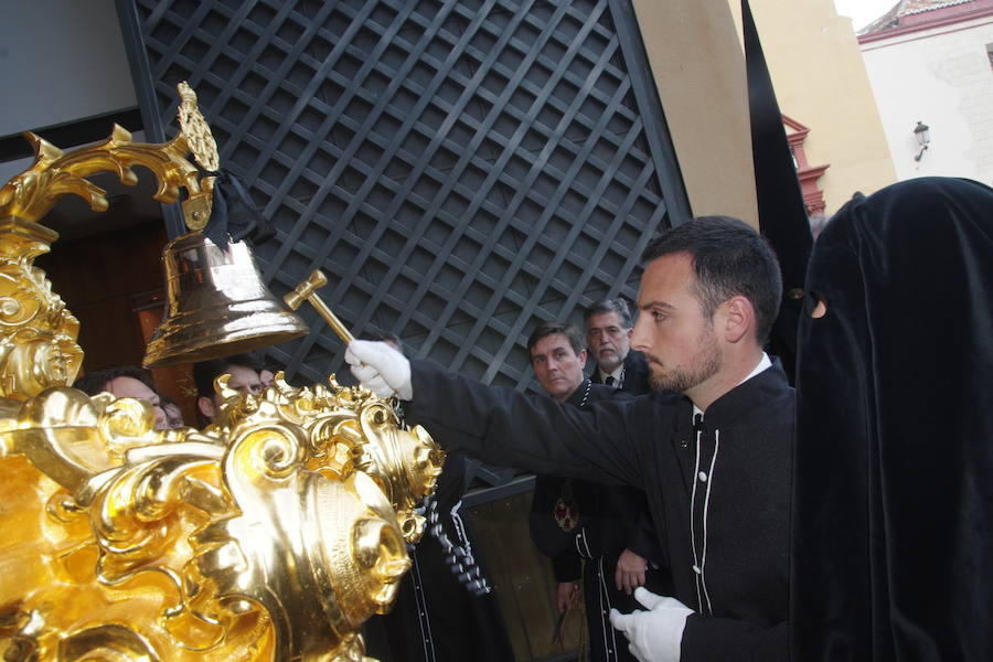 Las fotos de las cofradías del Jueves Santo: Sagrada Cena, Santa Cruz, Viñeros, Vera Cruz, Zamarrilla, Mena, Misericordia, Esperanza.