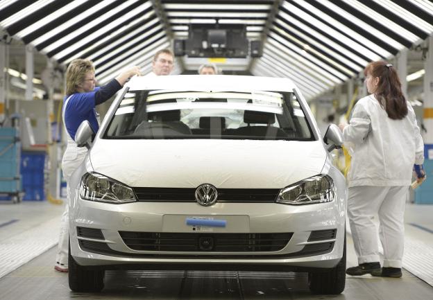 Una fábrica de Volkswagen en Alemania. :: reuters