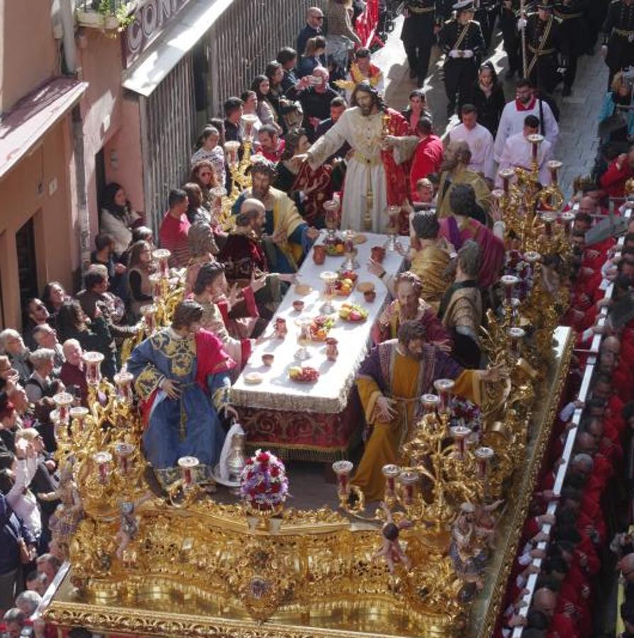 Las fotos de las cofradías del Jueves Santo: Sagrada Cena, Santa Cruz, Viñeros, Vera Cruz, Zamarrilla, Mena, Misericordia, Esperanza.