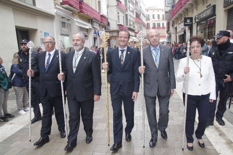 La procesión del Resucitado de Málaga, en imágenes
