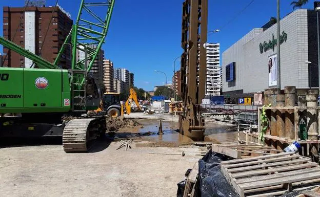 Obras en el tramo de la avenida de Andalucía. 