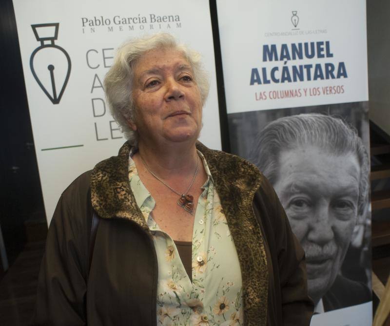 La distinción de Autor del Año se transforma en un homenaje póstumo que celebra su vida y su obra. Una antología y una exposición en el CAL recuerdan al maestro «eterno» e «irrepetible» en el Día del Libro 