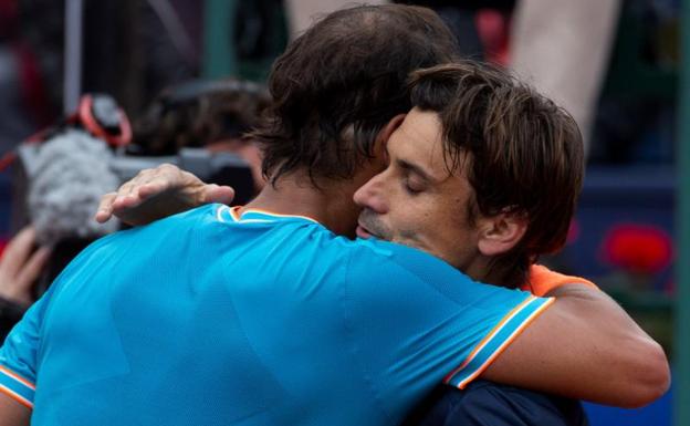 Nadal abraza a Ferrer tras el partido. 
