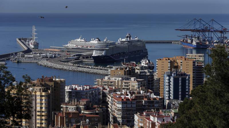 Este sábado, día con más cruceros en el recinto, con el añadido de que tres de los cinco barcos eran exclusivos