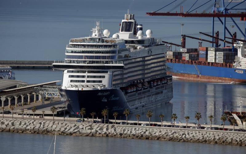 Este sábado, día con más cruceros en el recinto, con el añadido de que tres de los cinco barcos eran exclusivos. En la imagen, el crucero ‘Mein Schiff 1’.