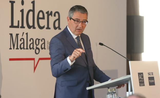 Lleno en el salón del hotel AC Málaga Palacio donde se desarrolló el foro en el que Salado hizo el anuncio.