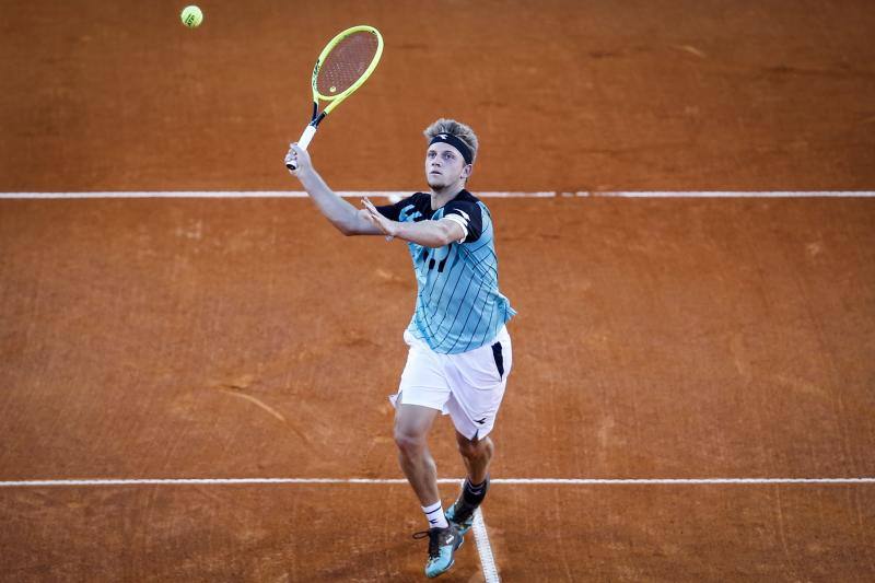 El tenista malagueño logró derrotar al decimoctavo tenista del mundo, el francés Gael Monfils (ex 'top ten' muchos meses) y se ha clasificado para las semifiales del ATP 250 de Estoril (Portugal), en tierra batida.