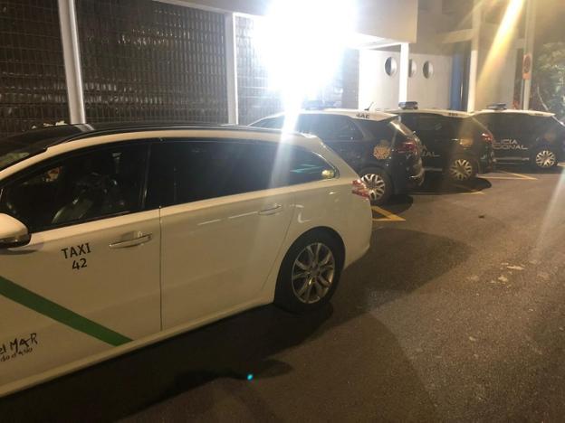 Imagen del vehículo sustraído, una vez recuperado en Marbella. :: sur
