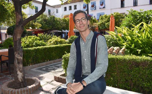 José Carlos Martínez, este viernes, en la Plaza de los Naranjos de Marbella. 