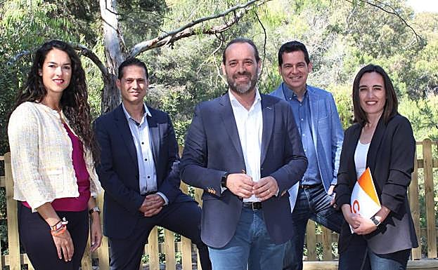 Cassá, con parte de los concejales que figuran en los primeros puestos de la lista