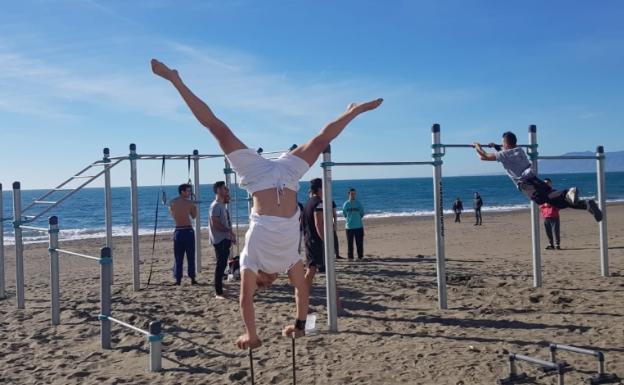 Imagen de uno de los parques de calistenia instalados en Rincón de la Victoria. 