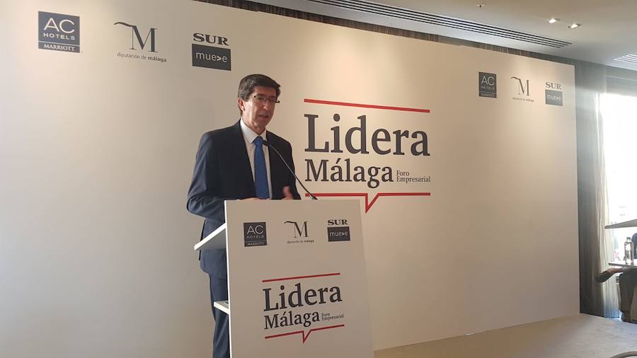 El consejero de Turismo, Regeneración, Justicia y Administración Local protagoniza el encuentro en el Hotel Málaga Palacio