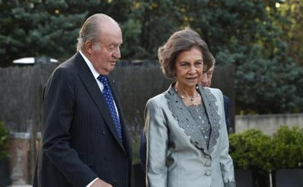 Don Juan Carlos y doña Sofía se prodigan juntos