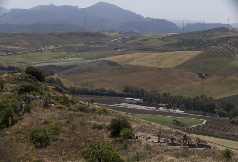 La nueva campaña saca a la luz una lujosa edificación del siglo I que prolonga su influencia en el valle del Guadalteba