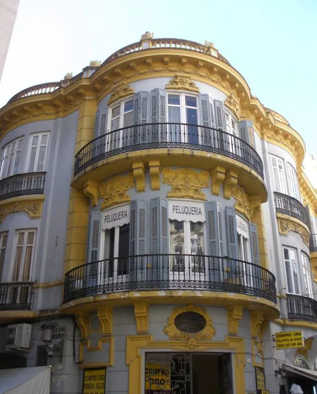 Edificio en San Bernardo El Viejo, en el centro de Málaga de Guerrero Strachan.