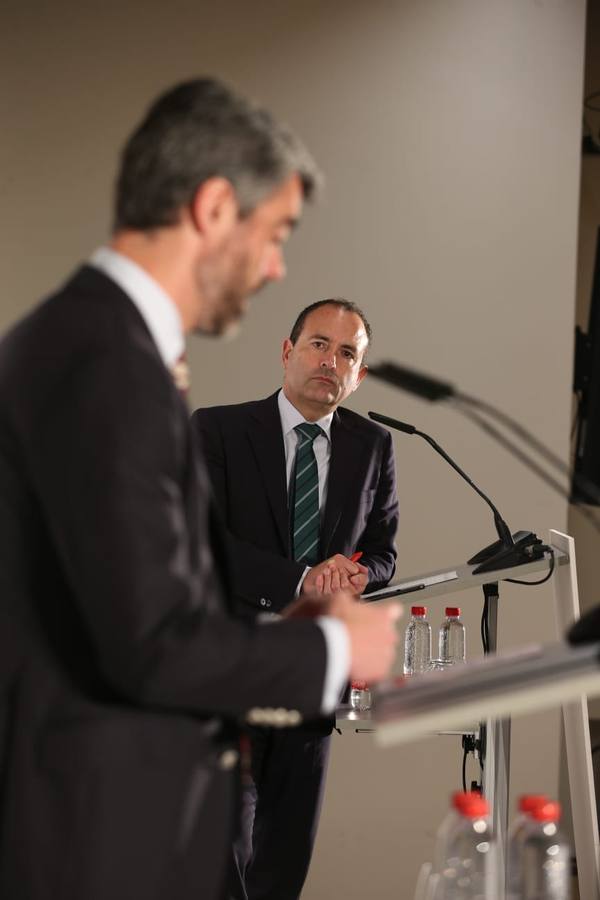 El encuentro organizado por SUR, la Diputación y AC Hoteles se celebra esta mañana en el Pompidou