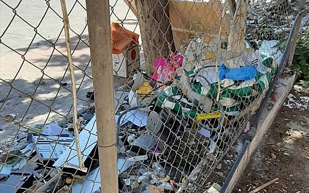 Otra imagen de la suciedad que hay en la zona.