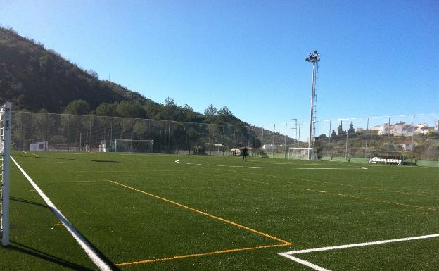 Imagen del campo de fútbol de Benagalbón. 