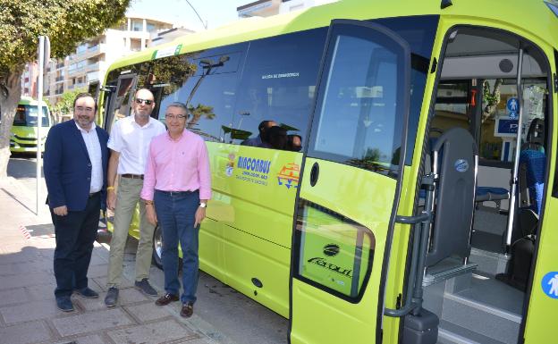 Acto de presentación del nuevo vehículo, este miércoles en Rincón de la Victoria. 