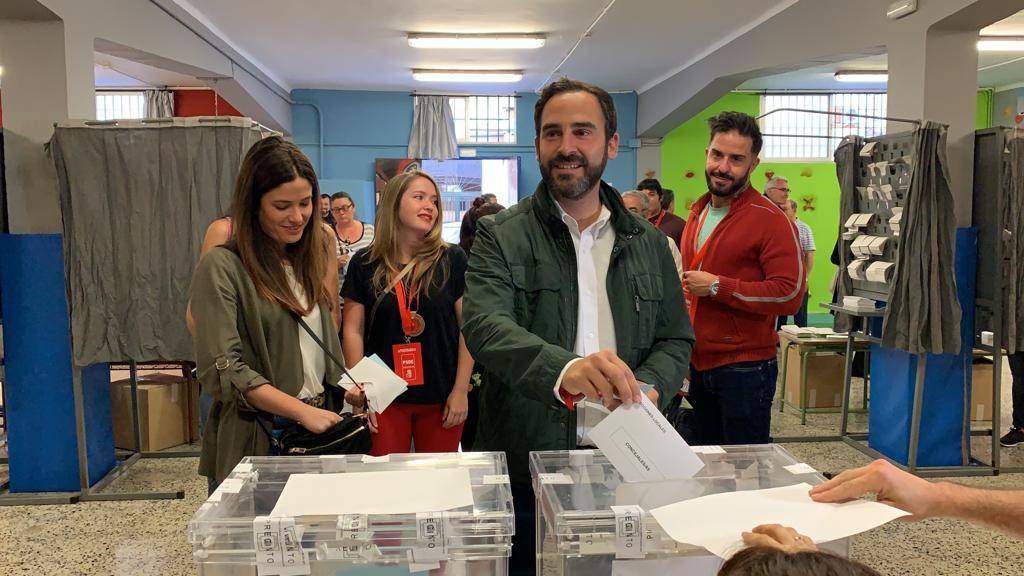Dani Pérez, candidato del PSOE a la Alcaldía, esta mañana.