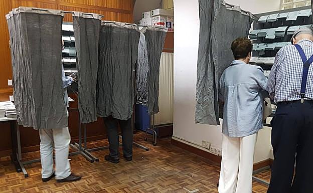 PSOE Marbella denuncia la aparición de papeletas con la candidatura equivocada en las urnas