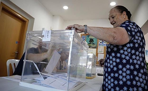 La participación en Málaga sube un punto en las municipales y casi nueve en las europeas