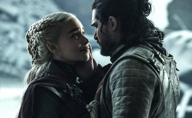 Daenerys y Jon Snow, en una escena del último episodio. 