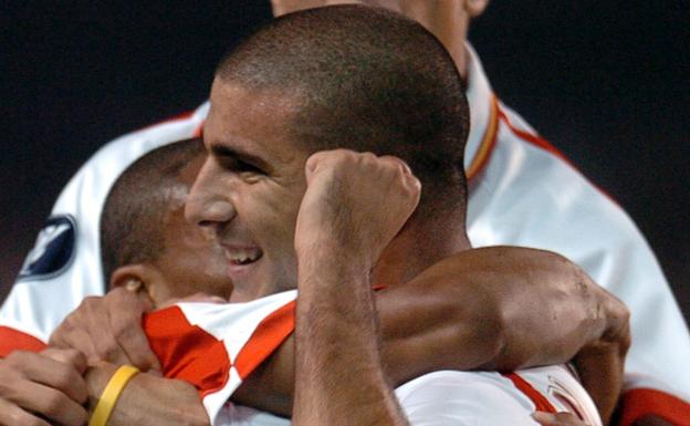 Aranda celebra un gol durante su etapa en el Sevilla.