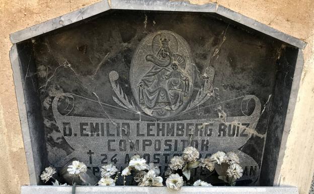 Imagen principal - Tumba de Emilio Lehmbherg. Retratos de Tony Leblanc y Emilio Lehmbherg. 