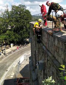 Imagen secundaria 2 - Bomberos de Málaga participan en una competición a nivel mundial de rescate en altura