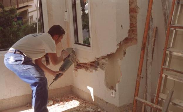La ordenanza que evitará pedir licencias para obras menores en Málaga entrará en vigor el próximo martes