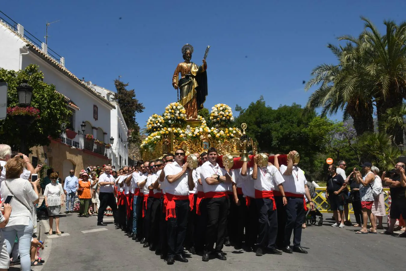 La procesión de San Bernabé de Marbella, en imágenes