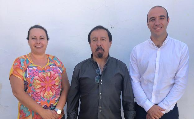 Rosa Luz Fernández (PMP), Pepe Moyano (PSOE) y Manuel Vega (Cs). 