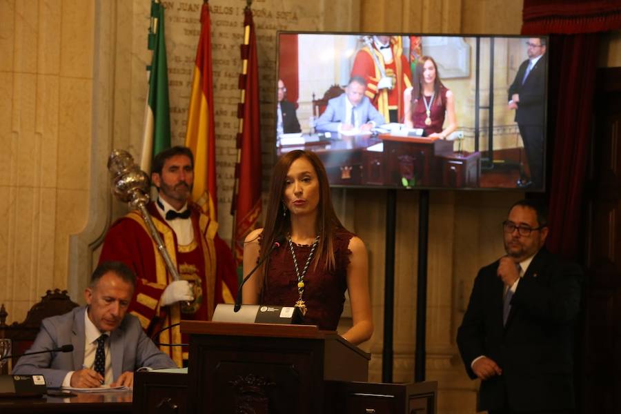 Francisco de la Torre ha sido reelegido alcalde de Málaga tras sumar 16 votos frente a los 15 del socialista Daniel Pérez. 